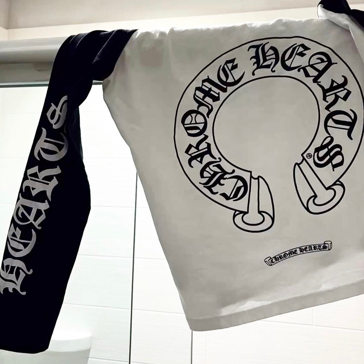 POLERA CHROME HEARTS MANGA LARGA